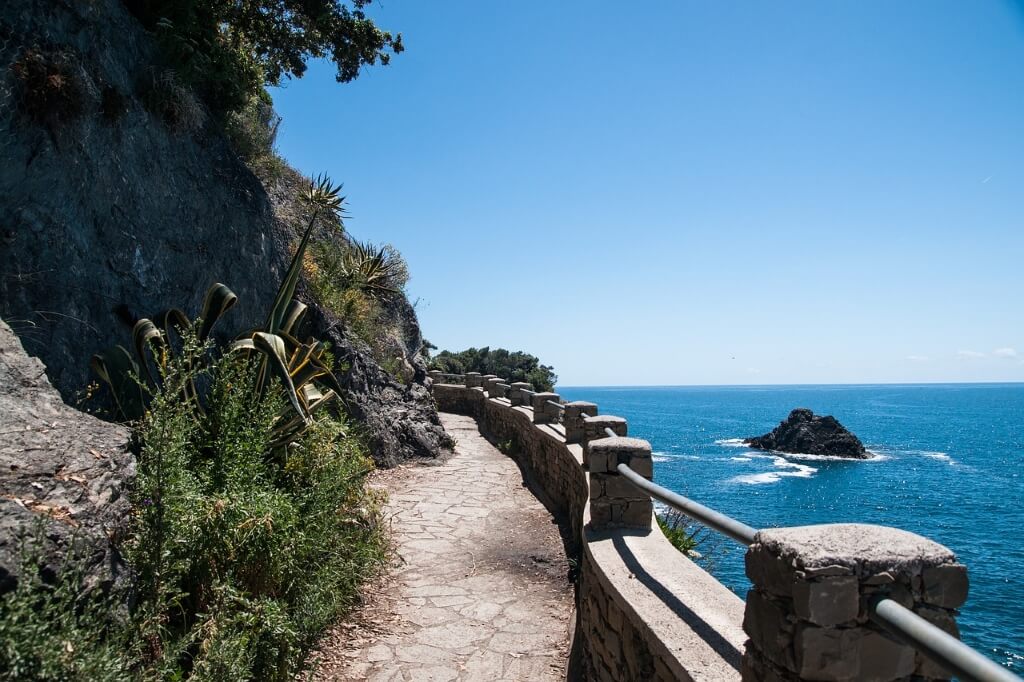 one of the most fascinating cinque terre trails